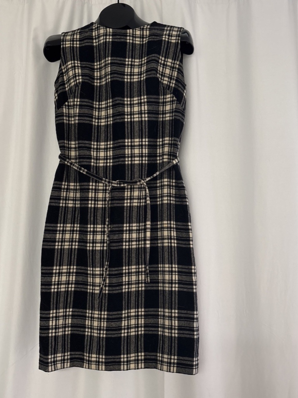 Vintage Ladies PENDLETON Black & White Plaid Dress Size 12 Sleeveless Wool Knee
